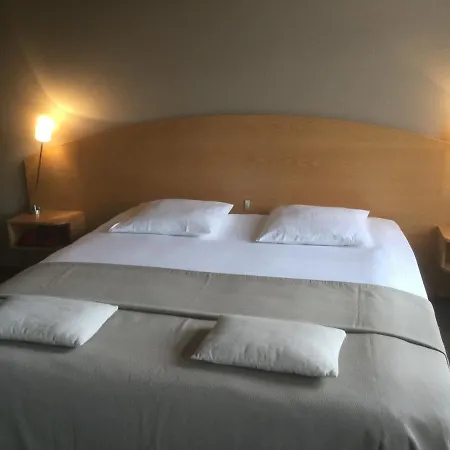 Le Castel 3*